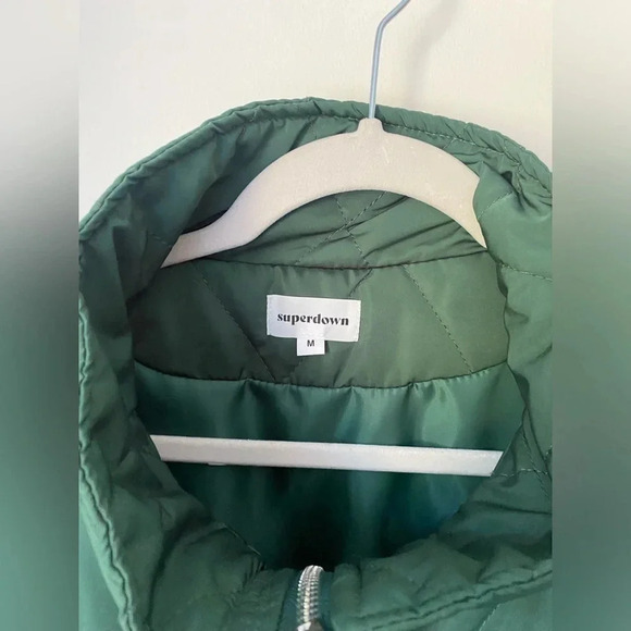 REVOLVE Trish Puffer Vest Women’s Medium Green - Picture 4 of 10